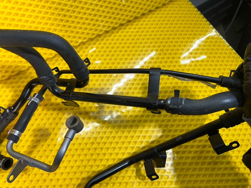 Трубка системы охлаждения Omoda C5 SQRF4J16 2023 (б/у) Трубка системы охлаждения Omoda C5 SQRF4J16 2023 (б/у)