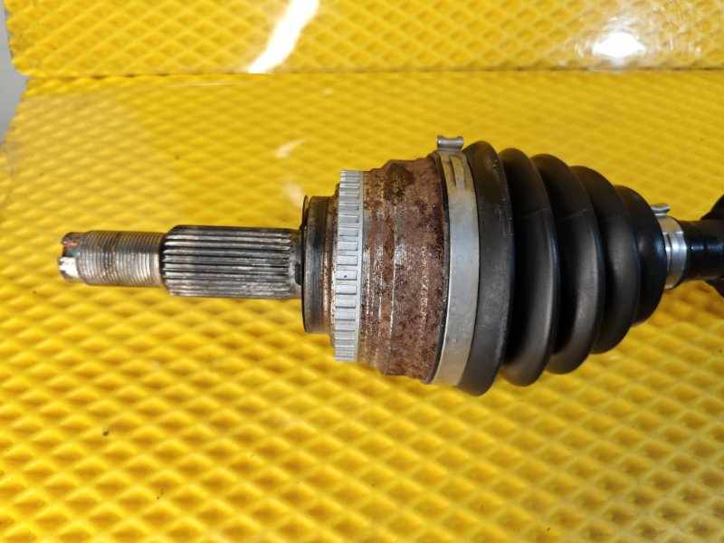 Привод передний Omoda C5 SQRF4J16 2023 лев. (б/у) Привод передний Omoda C5 SQRF4J16 2023 лев. (б/у)