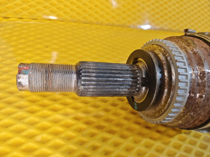 Привод передний Omoda C5 SQRF4J16 2023 лев. (б/у) Привод передний Omoda C5 SQRF4J16 2023 лев. (б/у)