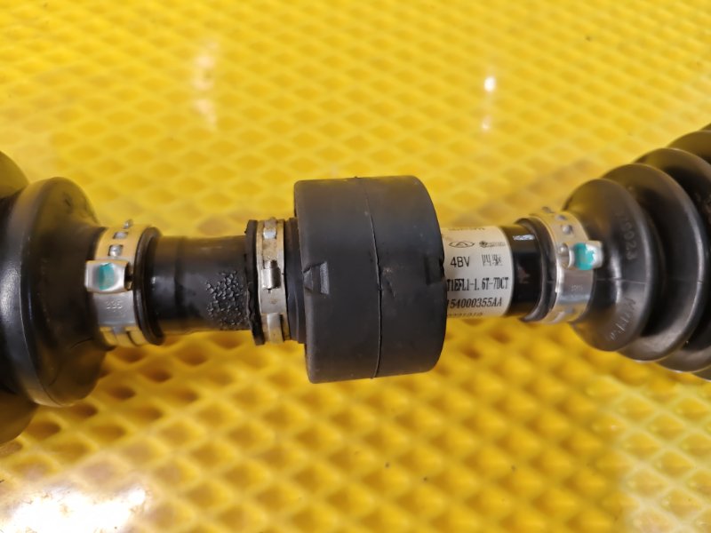 Привод передний Omoda C5 SQRF4J16 2023 лев. (б/у) Привод передний Omoda C5 SQRF4J16 2023 лев. (б/у)