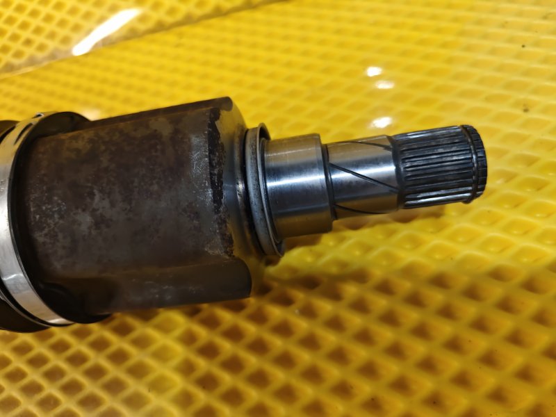 Привод передний Omoda C5 SQRF4J16 2023 лев. (б/у) Привод передний Omoda C5 SQRF4J16 2023 лев. (б/у)